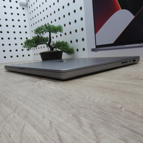 Apple MacBook Pro 16 M1 Max (2021) 32GB/1TB SSD szép állapotú 79% akku 595 ciklus