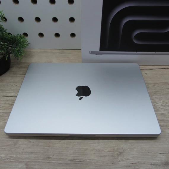 Apple MacBook Pro 14 M4 Pro (2024) 24GB/512GB SSD újszerű állapotú 100% akku 40 ciklus