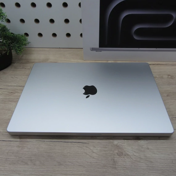 Apple MacBook Pro 16 M4 Pro (2024) 24GB/512GB SSD karcmentes állapotú 98% akku 123 ciklus
