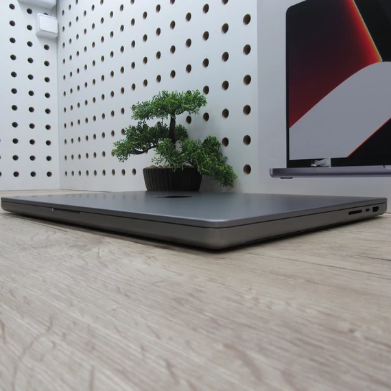 Apple MacBook Pro 16 M1 Max (2021) 32GB/512GB SSD karcmentes állapotú 97% akku 49 ciklus