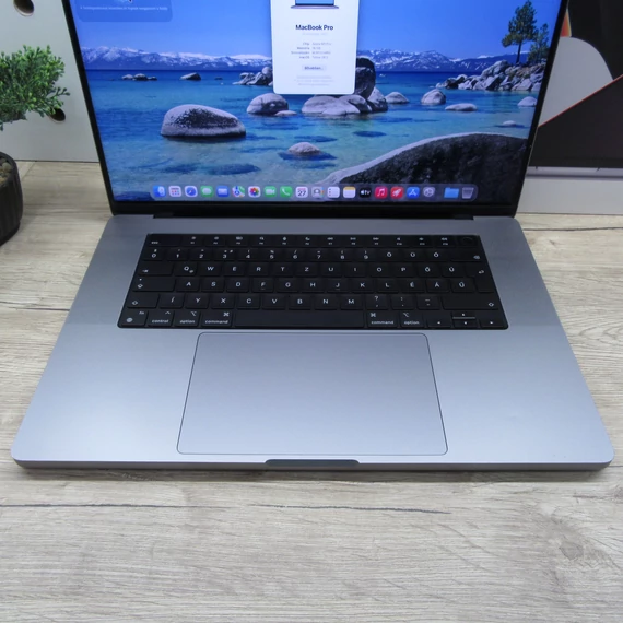 Apple MacBook Pro 16 M1 Pro (2021) 16GB/512GB szép állapot 82% akku