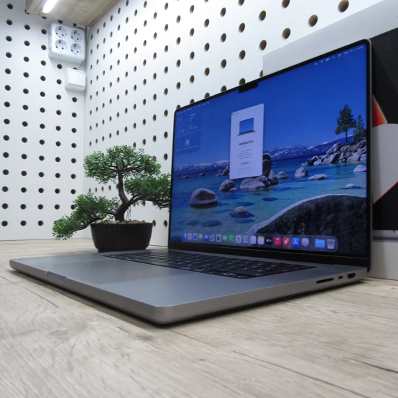 Apple MacBook Pro 16 M1 Pro (2021) 16GB/512GB szép állapot 82% akku