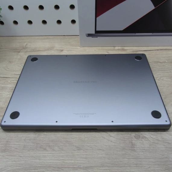 Apple MacBook Pro 16 M1 Pro (2021) 16GB/512GB szép állapot 82% akku