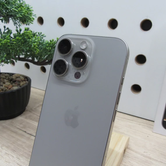 Apple iPhone 16 Pro 128GB Natural Titanium – használt, karcmentes – 90% akku – 6 hónap garancia