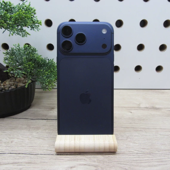 Apple iPhone 17 Pro Max 256GB Deep Blue Karcmentes állapotban 100% akkumulátor (99 ciklus)