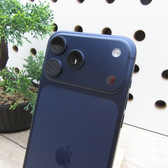 Apple iPhone 17 Pro Max 256GB Deep Blue Karcmentes állapotban 100% akkumulátor (99 ciklus)