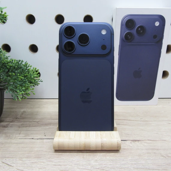 Apple iPhone 17 Pro 256GB Deep Blue – Újszerű állapot – 100% akku (51 ciklus)
