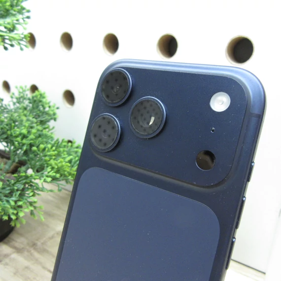 Apple iPhone 17 Pro 256GB Deep Blue – Újszerű állapot – 100% akku (51 ciklus)