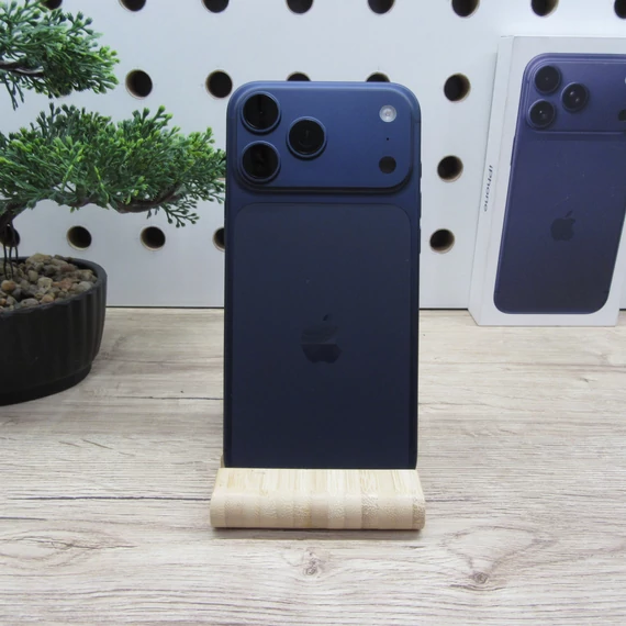 Apple iPhone 17 Pro Max 256GB Deep Blue – használt, karcmentes – 100% akku (52 ciklus) – Apple garancia 2026.11.17-ig