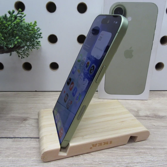 Apple iPhone 17 256GB Sage – Karcmentes állapot – 100% akku (65 ciklus)