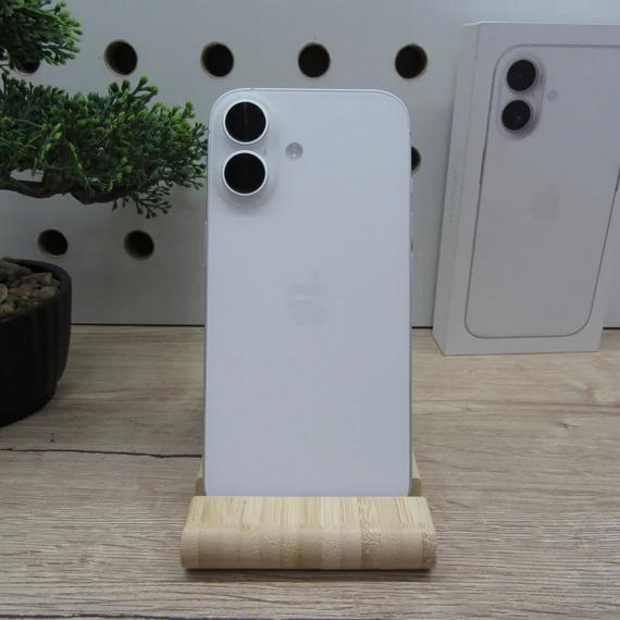 Apple iPhone 17 256GB White – Karcmentes állapot – 100% akku (10 ciklus)