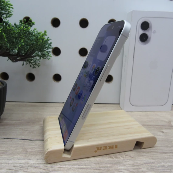 Apple iPhone 17 256GB White – Karcmentes állapot – 100% akku (10 ciklus)