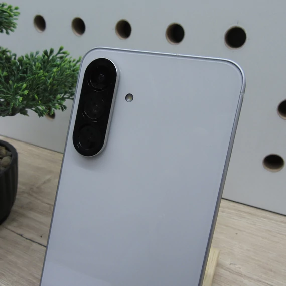 Samsung Galaxy A56 5G 8/256GB fehér – használt, karcmentes – 6 hónap garancia