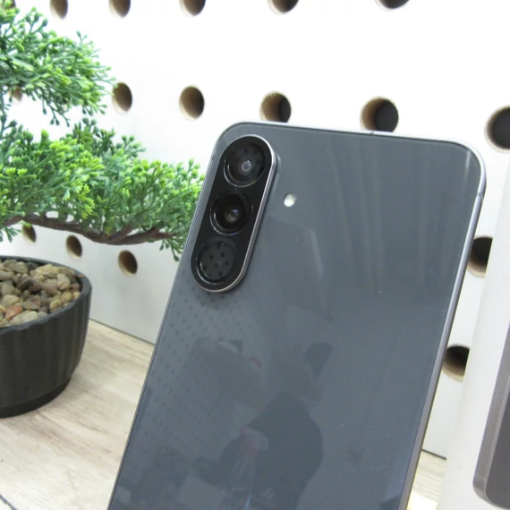 Samsung Galaxy A56 128GB Awesome Graphite – Újszerű állapot – 8GB RAM – 6 hónap garancia