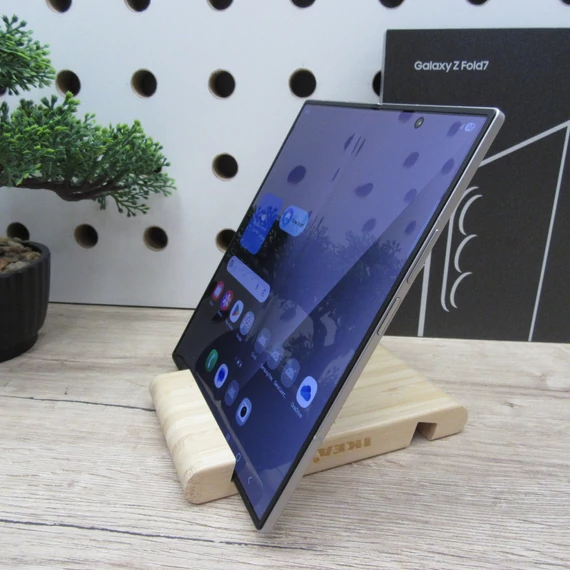 Samsung Galaxy Z Fold 7 256GB Silver Shadow - Karcmentes állapot - 100% akku