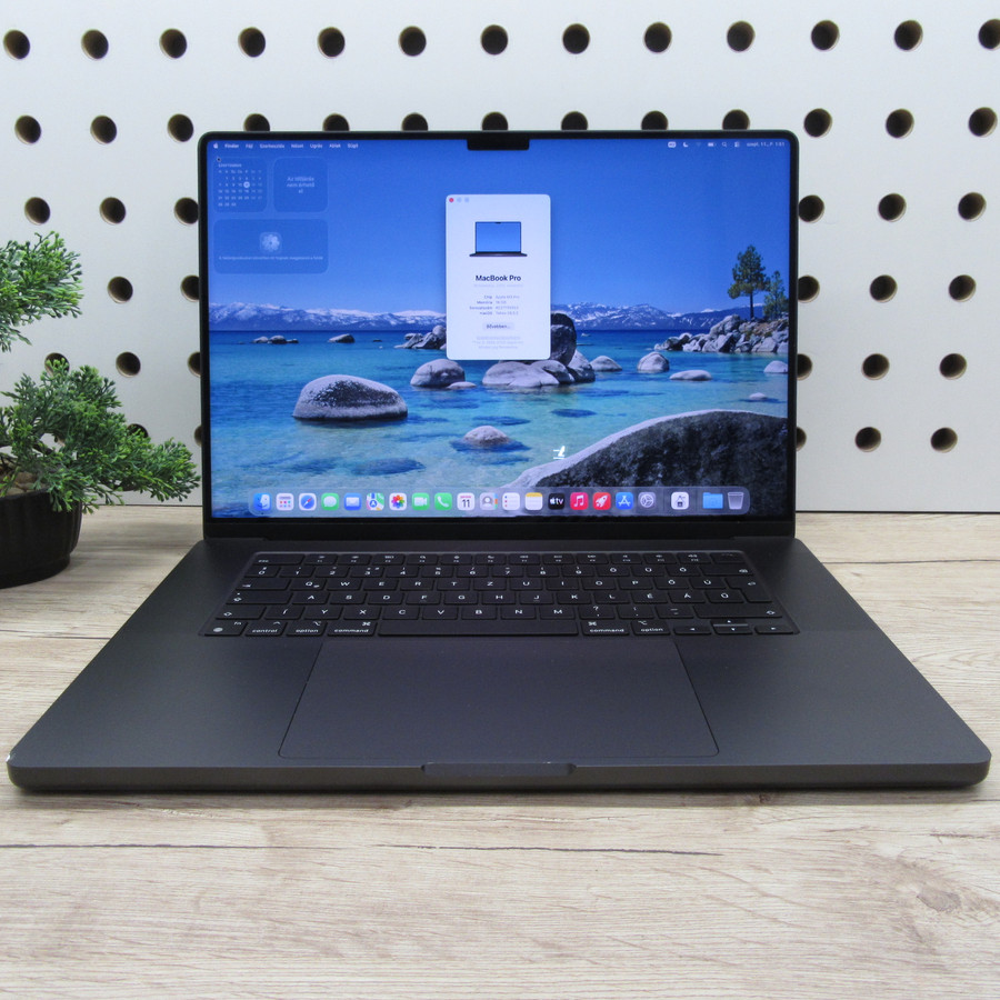 Apple MacBook Pro 16" M3 Pro (2023) 18GB / 500GB 97% 40 ciklus Használt, felújított
