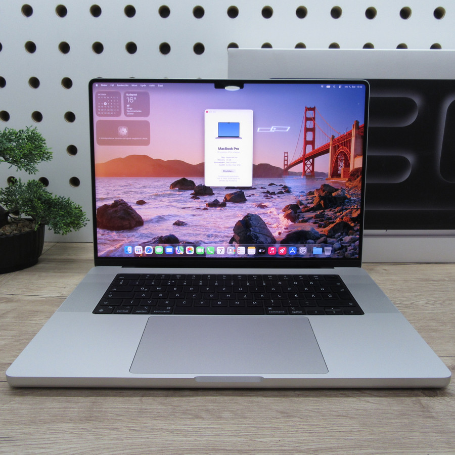 Apple MacBook Pro 16" M4 Pro (2024), 24 GB RAM, 512 GB SSD, 20 magos GPU, 28 ciklus, 100% akku, magyar billentyűzet, újszerű, 2027.01.06 -ig garancia