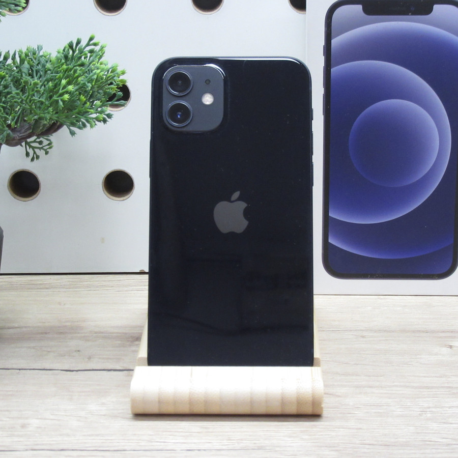 Apple iPhone 12 128GB Fekete Szép állapot Használt Felújított - 100% Akkumulátor (A)